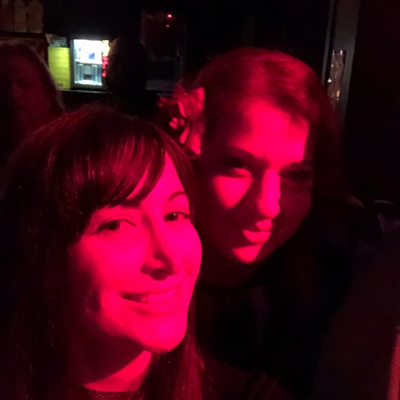 Meet your Posher/but mostly shopper, Tali - Picture 2 of 3